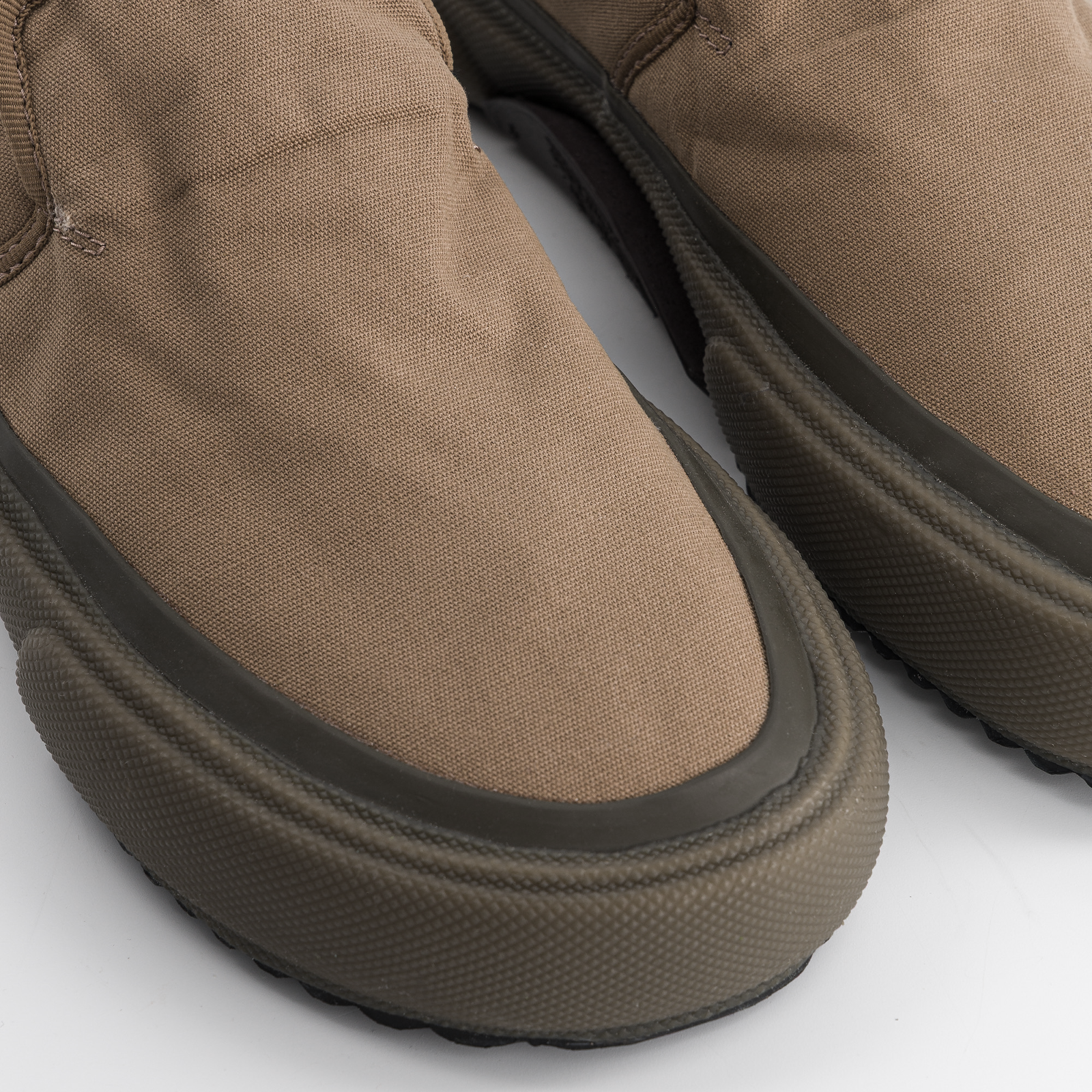 OLIVE CANVAS - Close-up