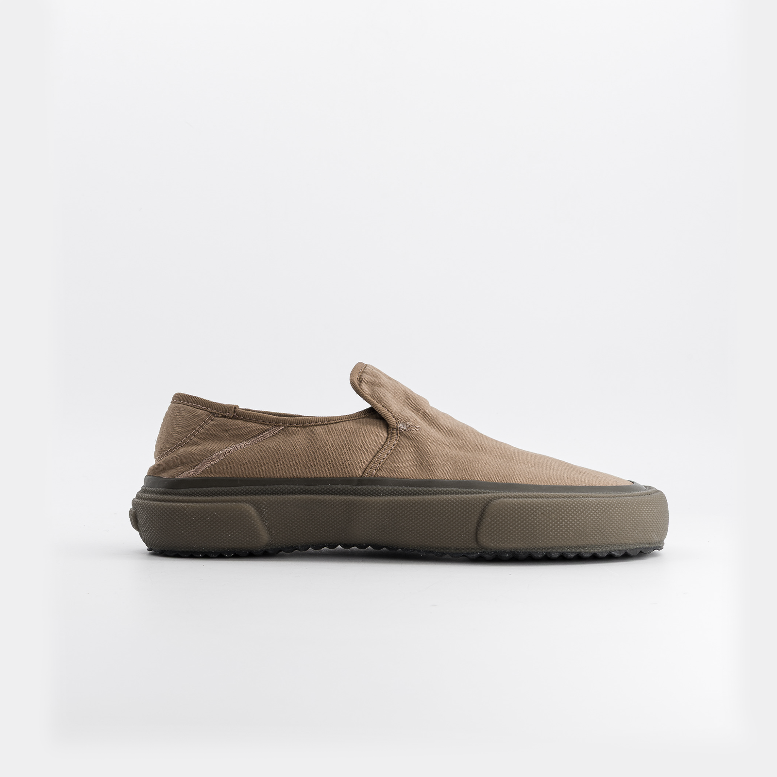 OLIVE CANVAS - Outside